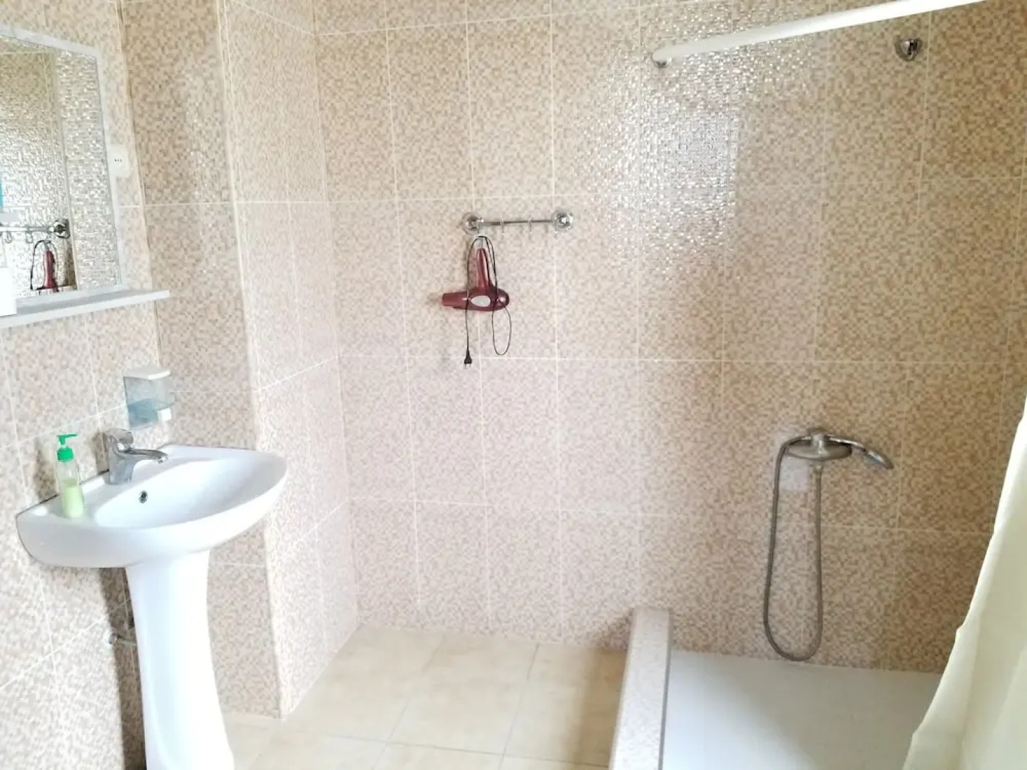 Отель «Зеленый цветок»