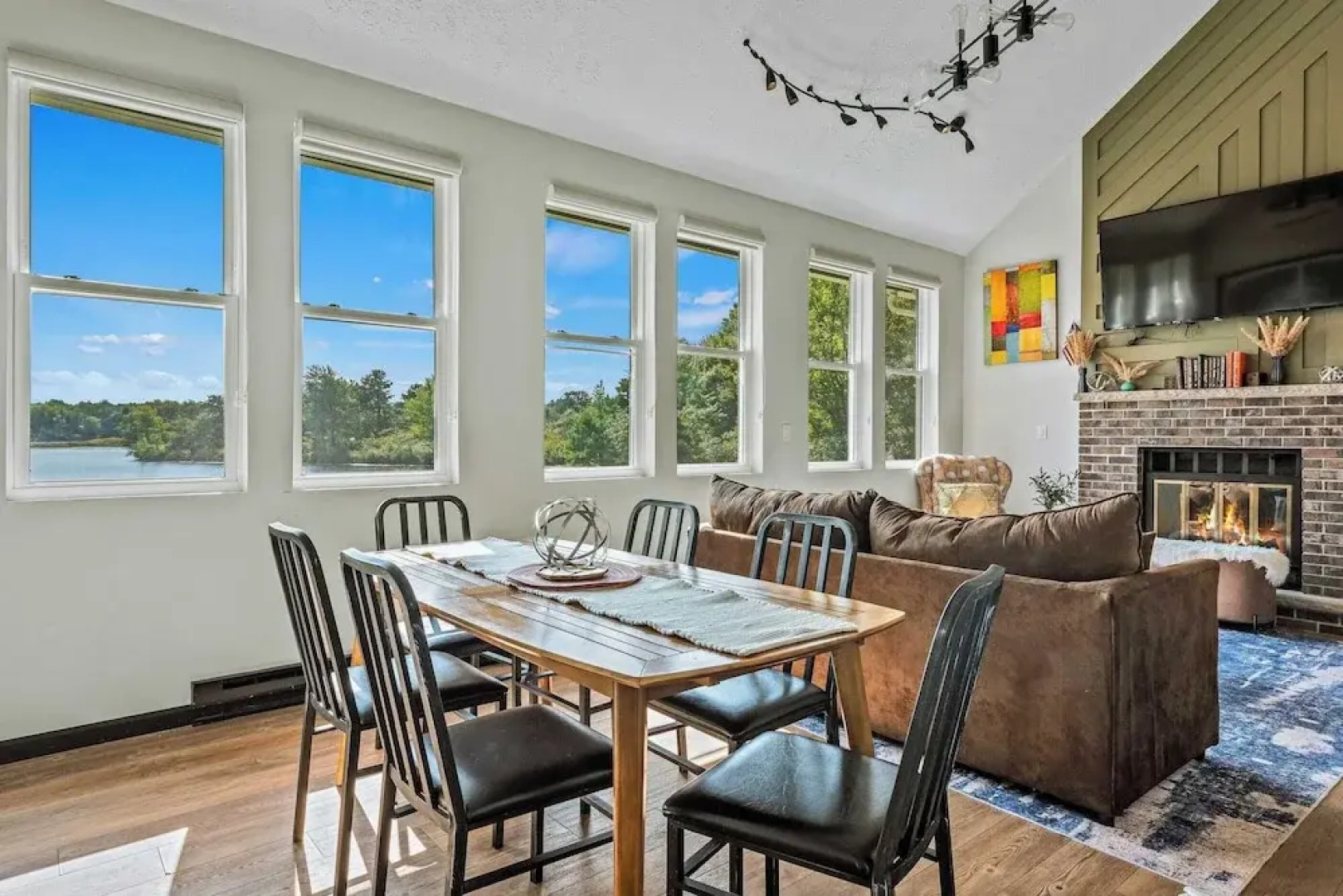 Strawberry Shores by Avantstay Lakefront Private Beach