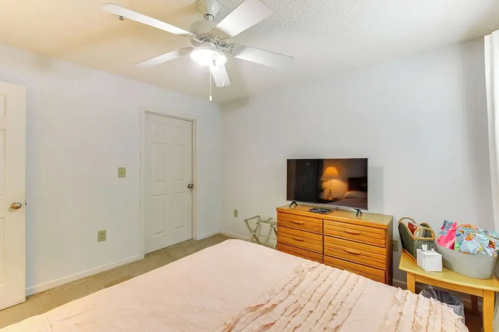 Scenic Outdoor Space: Lake Keowee Retreat!