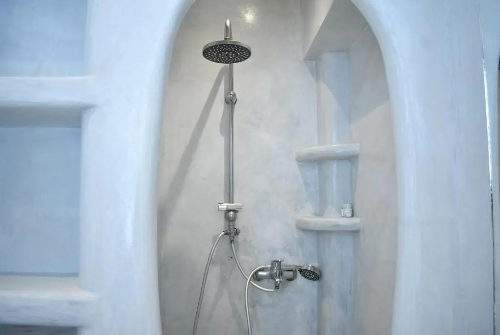 Tzamaros Studios Kythnos