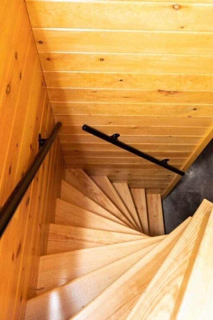 Cabin ON THE River ~ Free Bikes and Kayaks ~ Patio