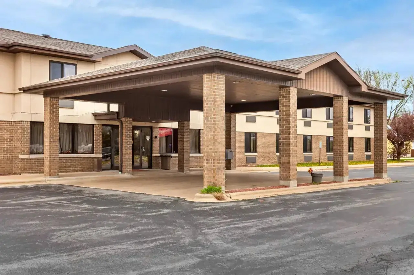 Econo Lodge Inn & Suites Oconto