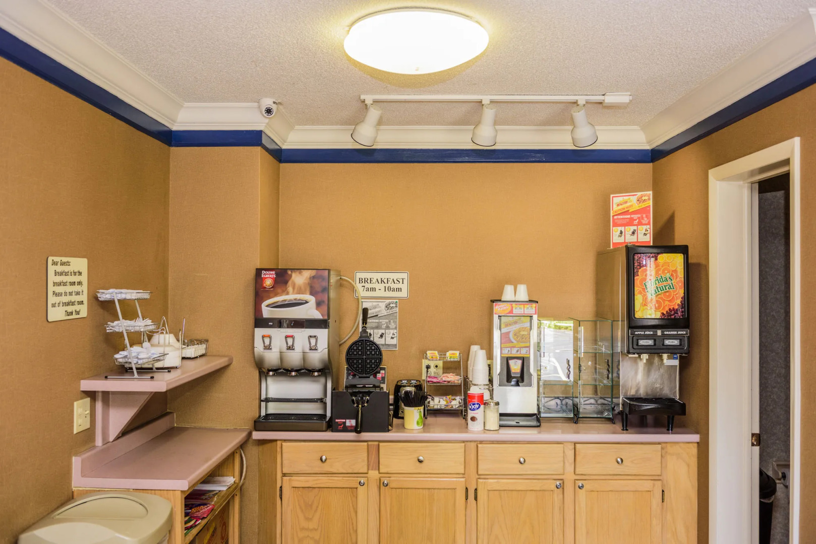 University Manor Inn