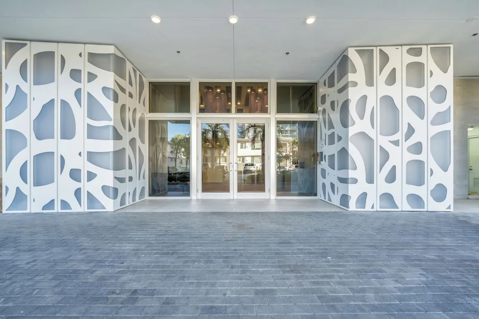 Stunning 2BR 2BA  Bay Harbour with Pool