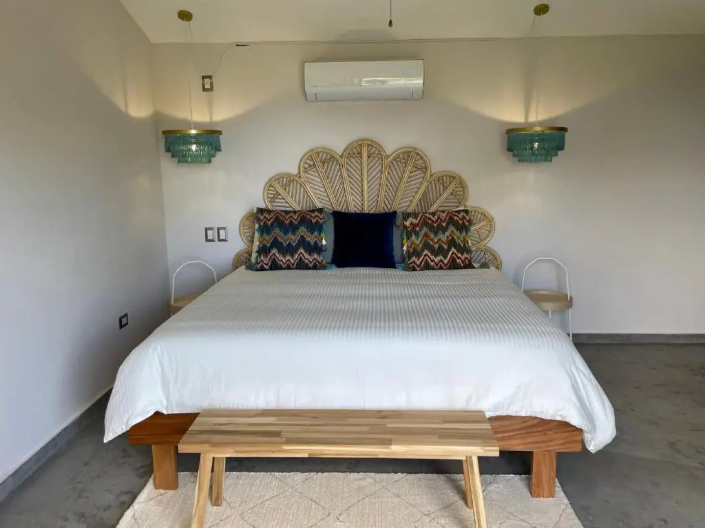 Catalina Tropical Lodge