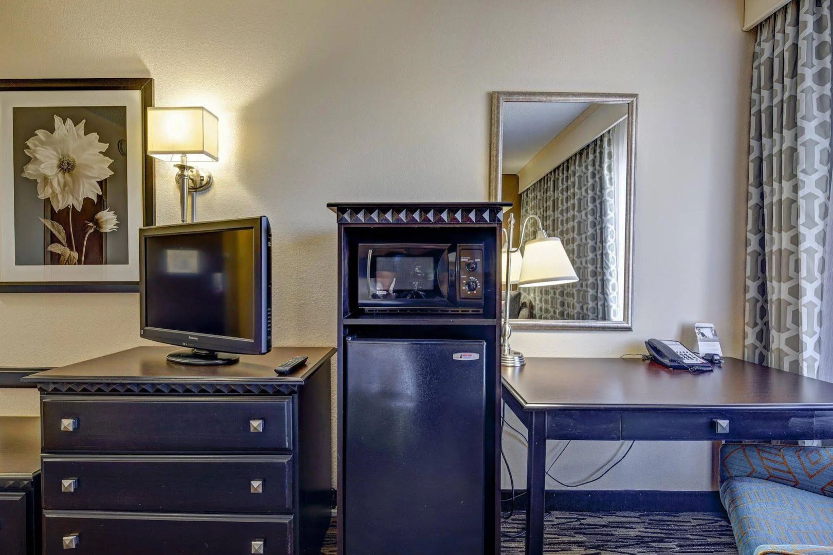 Hampton Inn & Suites Cleveland-Airport/Middleburg Heights