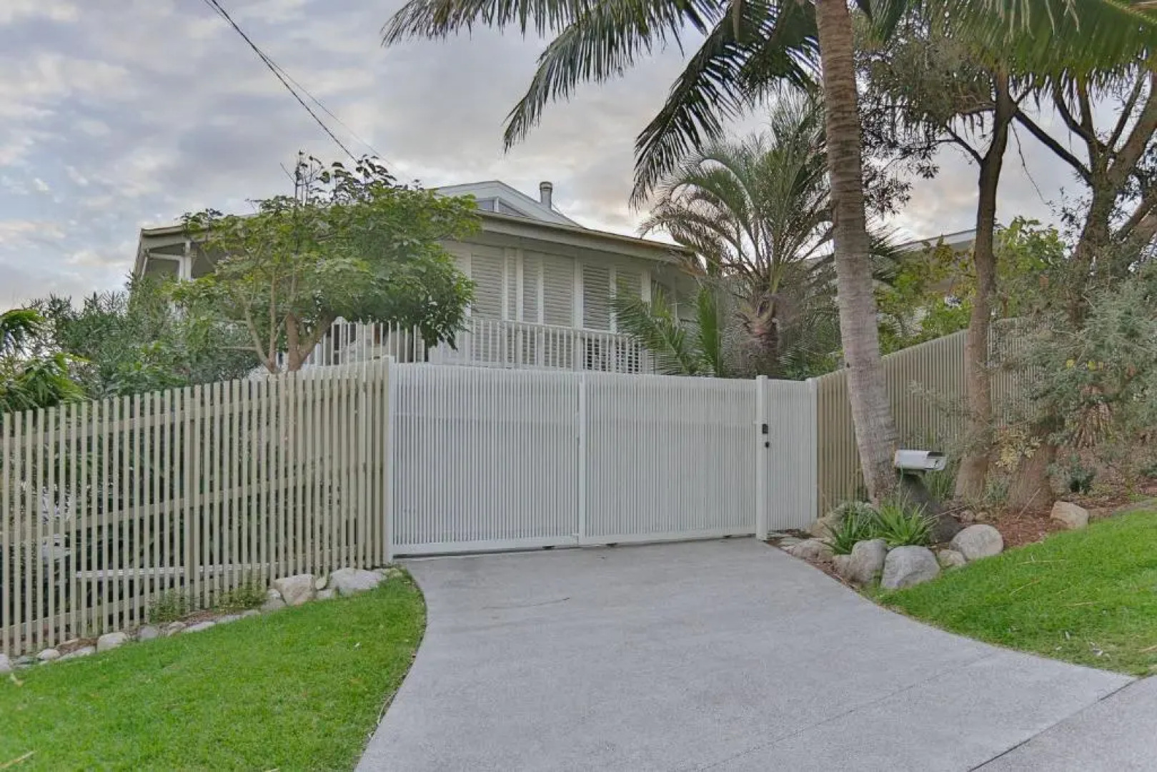 15 McAnally Drive Fabulous Family Home with Magnificent Ocean Views Pool Walk to Beach