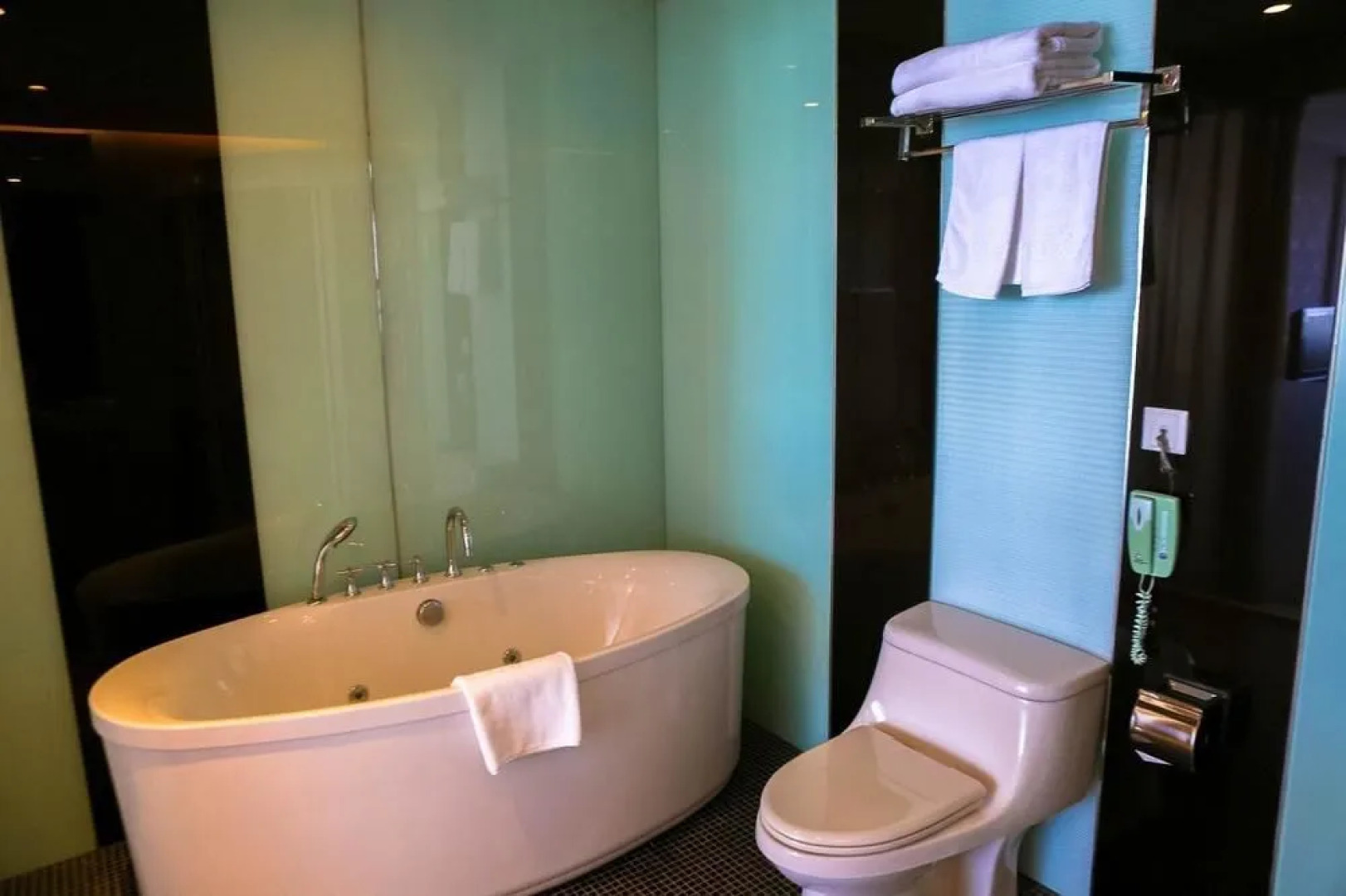 Kaili Business Hotel