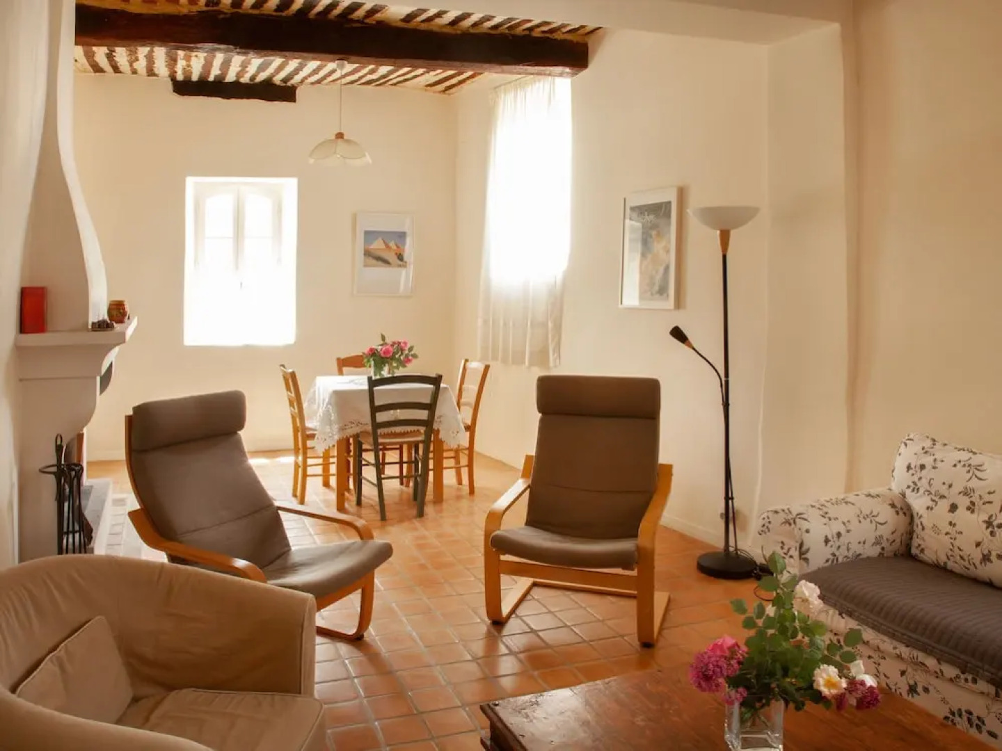 Quaint Holiday Home in Rustrel With Swimming Pool