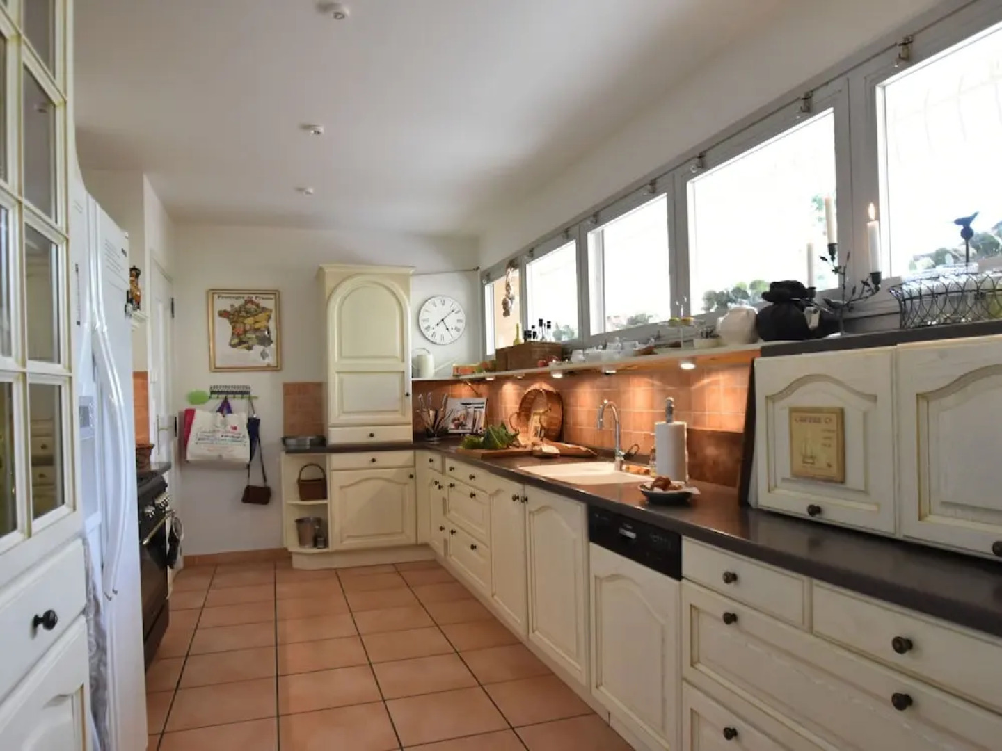 Stately Villa in La Gaude With Relaxation Area and Pool