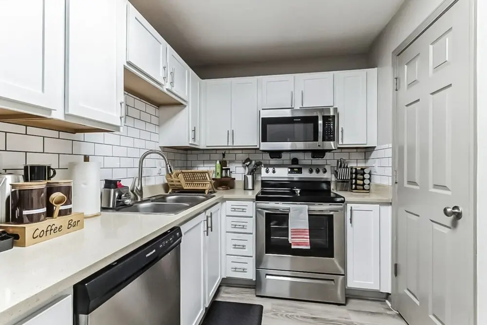 Modern Swank Luxury Apt Mins To Atl Braves Stadium 3 Bedroom Home