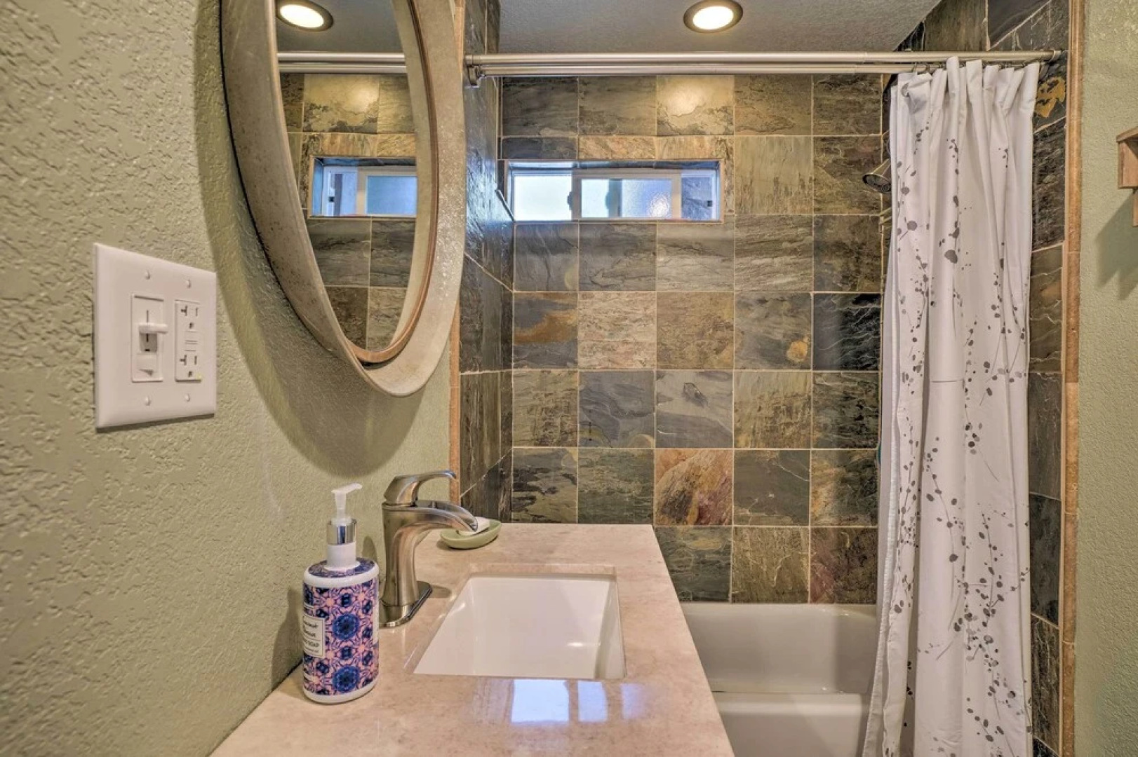 Cozy Cottage w/ Grill - 5 Mi to Mt Baldy Resort!