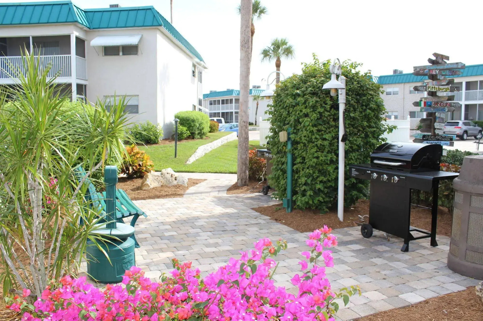 Sanibel Arms West Condominiums