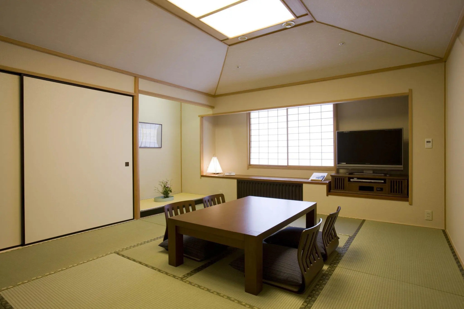 Отель Okura Tokyo Bay