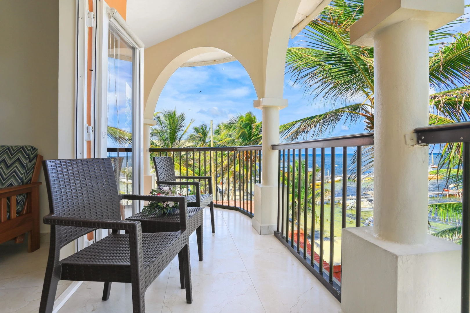 Sunbreeze Suites