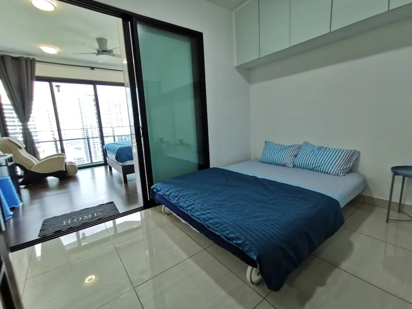 Almas Puteri Harbour by Oca Host