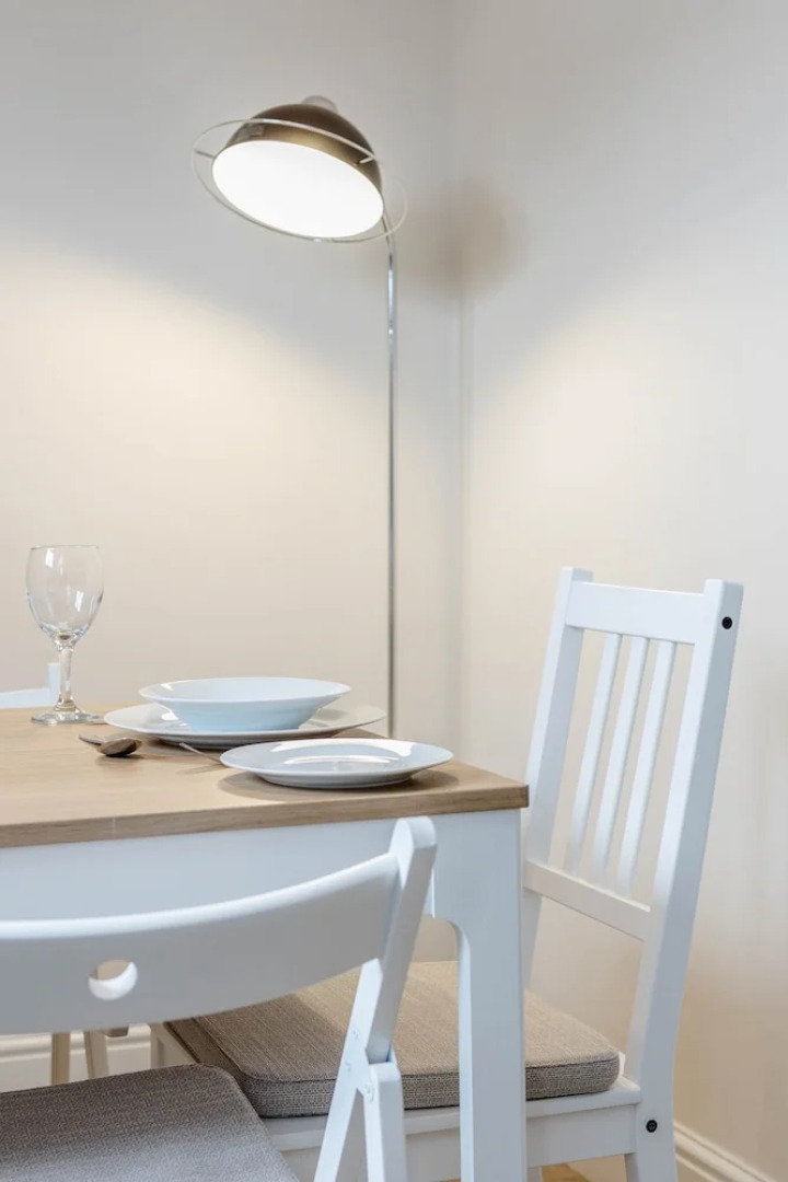 Luxury 1 Bedroom Apartment with Parking