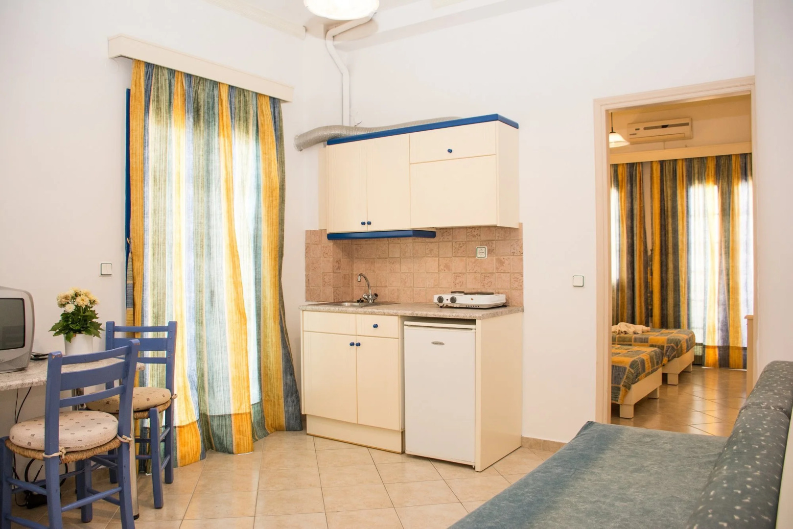 Uncle George Studios by Estia