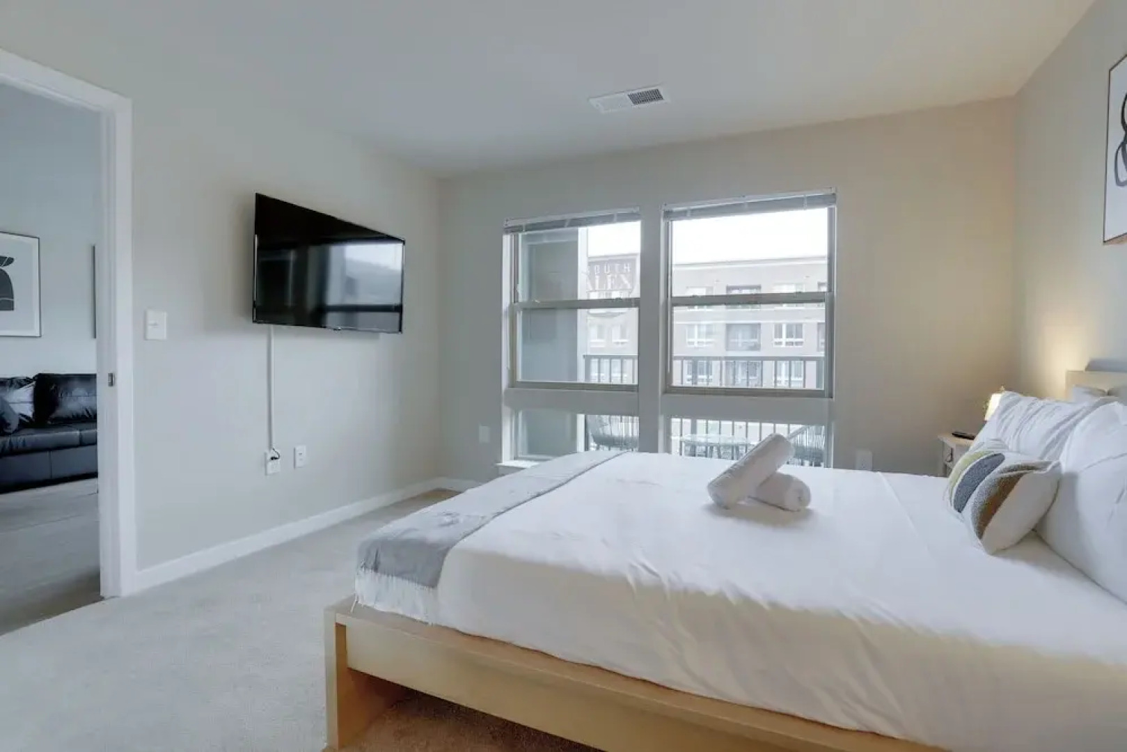 Cozy Alexandria Apartment