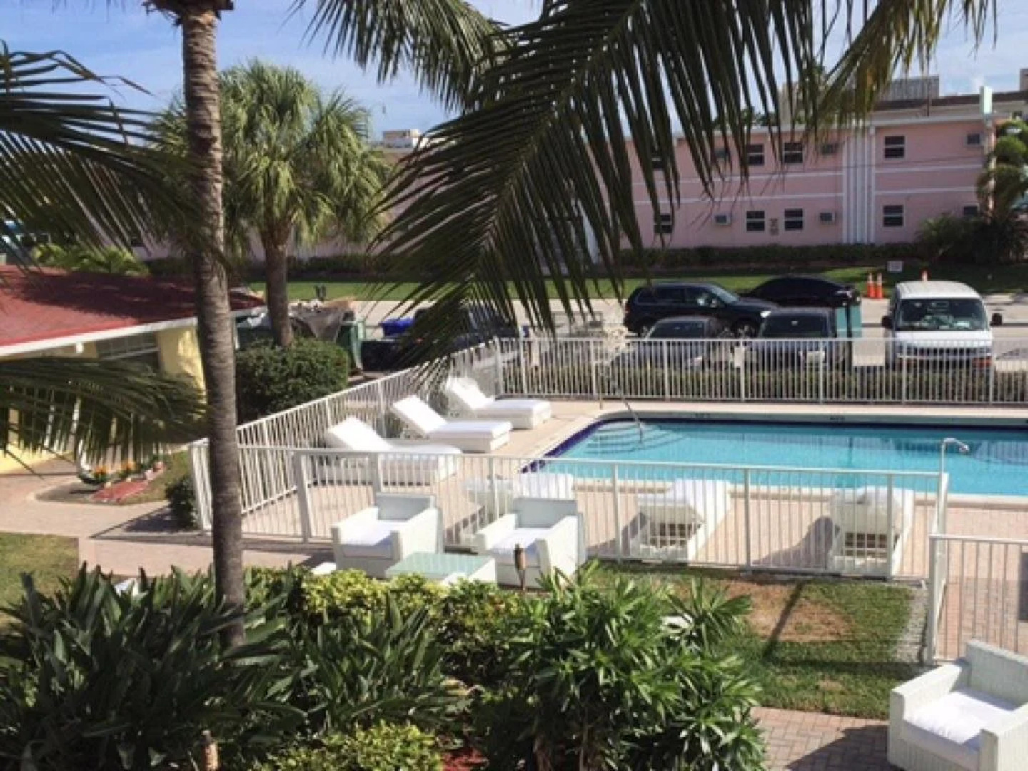 Luna Paradise by the Sea