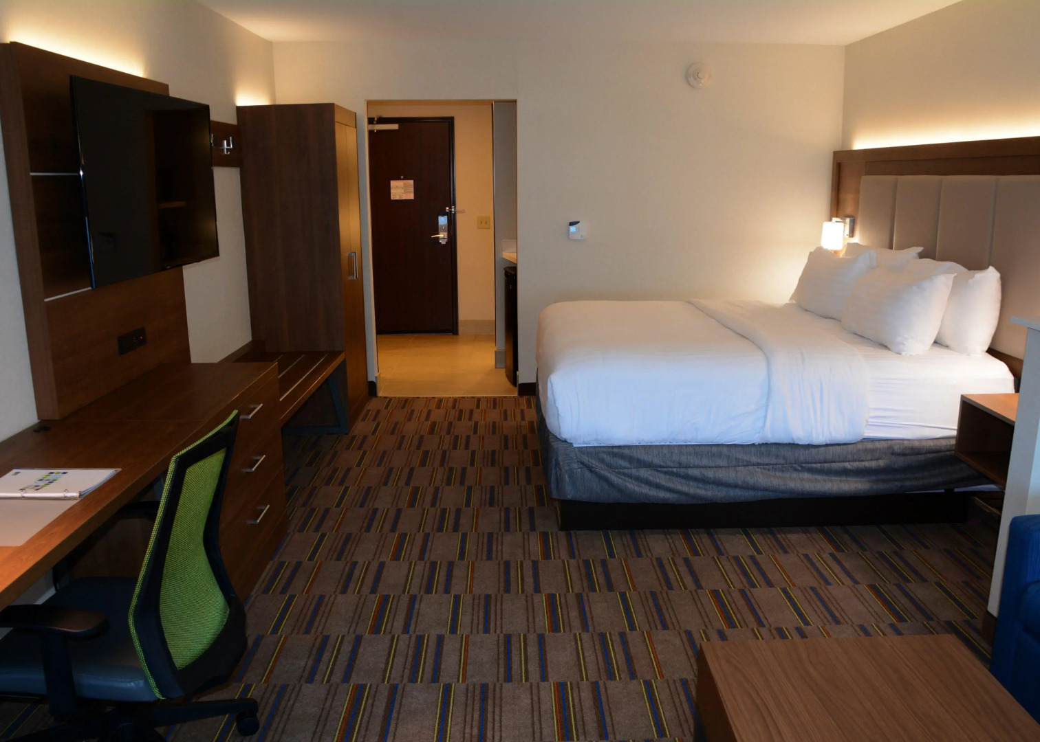 Holiday Inn Express & Suites Pittsburgh - Monroeville