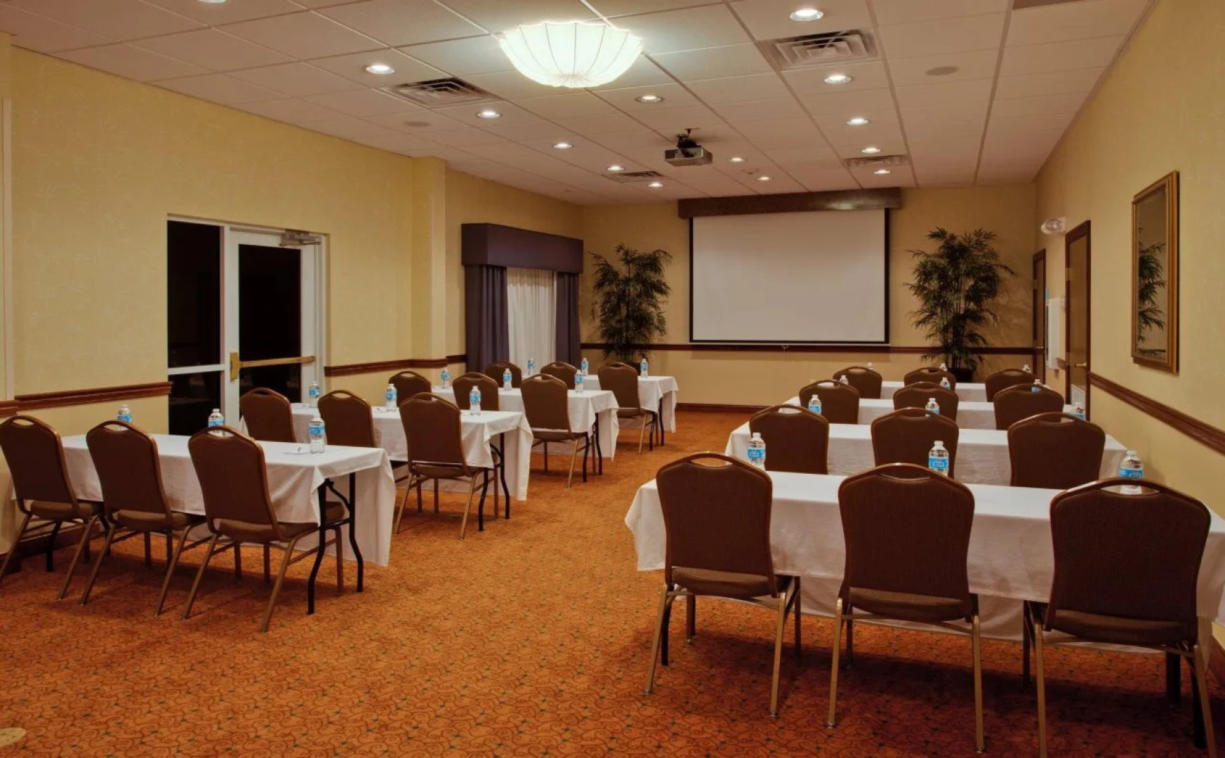 Holiday Inn Express & Suites Lakeland North - I-4 by IHG