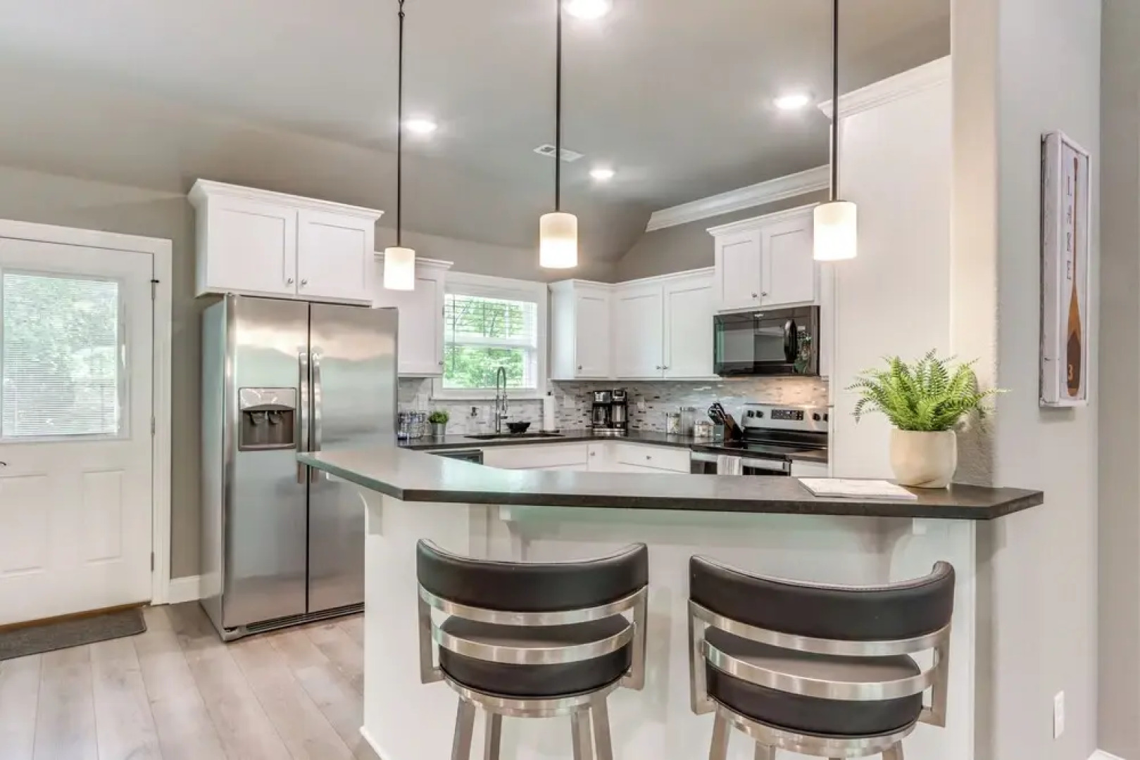 Eureka Springs Family Home - 1/2 Mi to Marina!