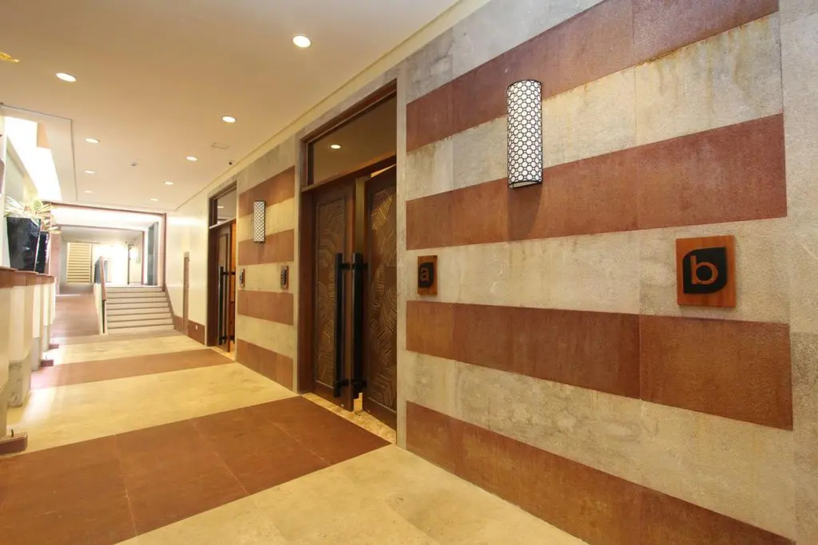 Crown Regency Courtyard Resort