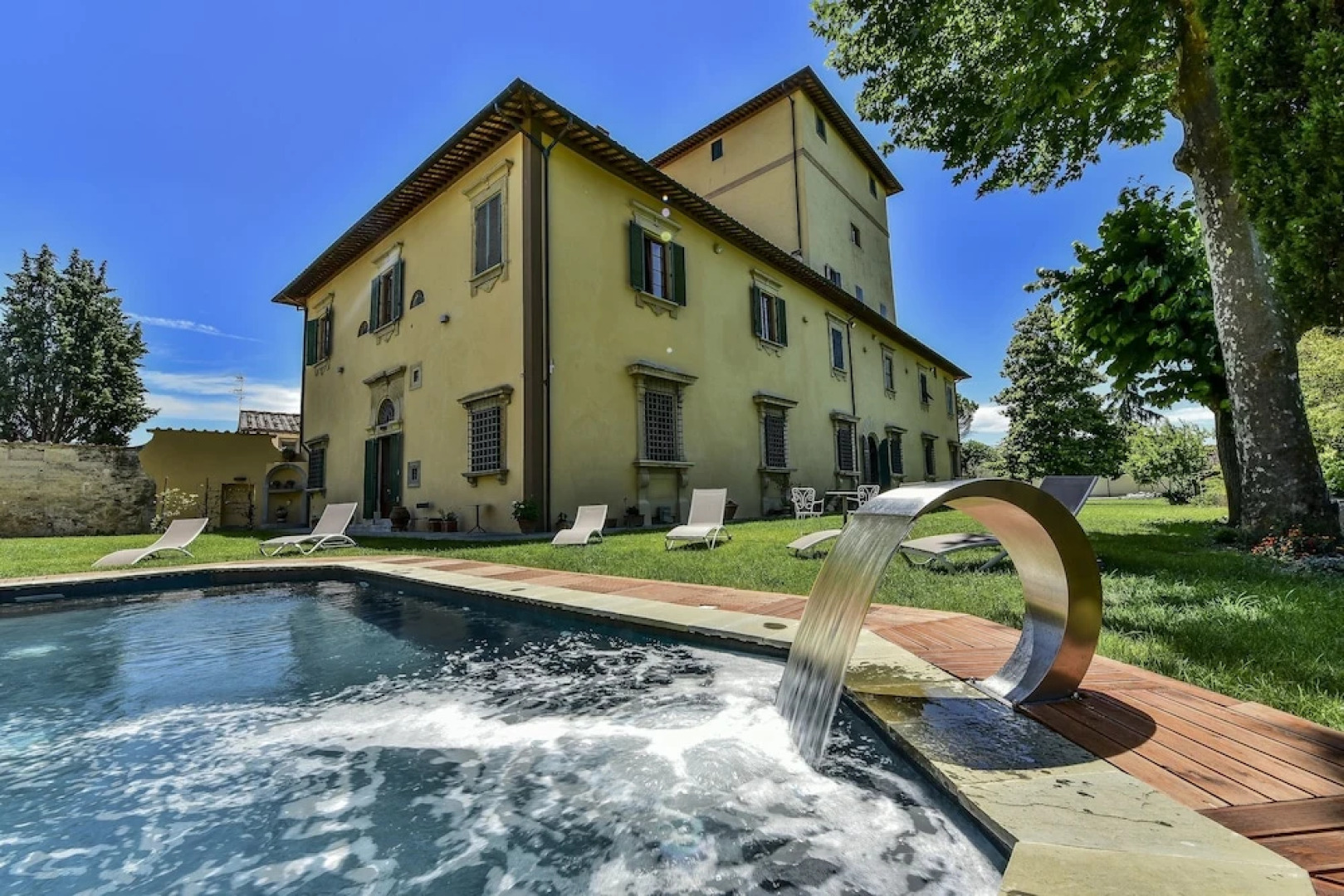 Residenza dEpoca Torre Dei Lari