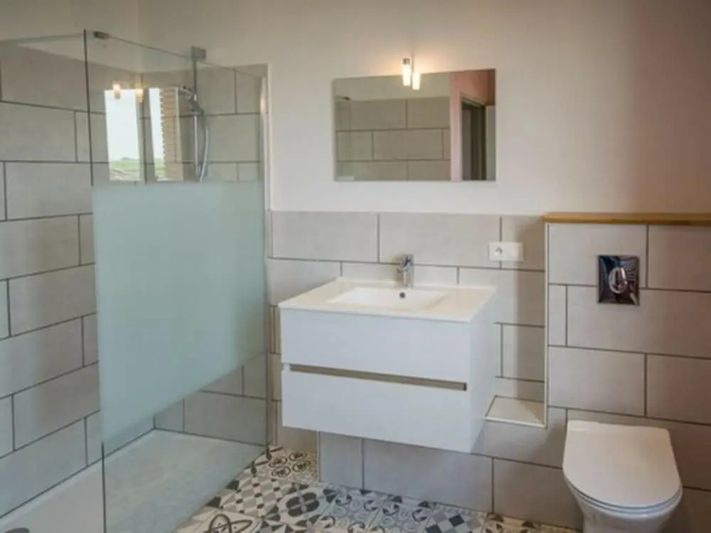 Modern Mansion With Swimming Pool, Terrace, Garden Furniture