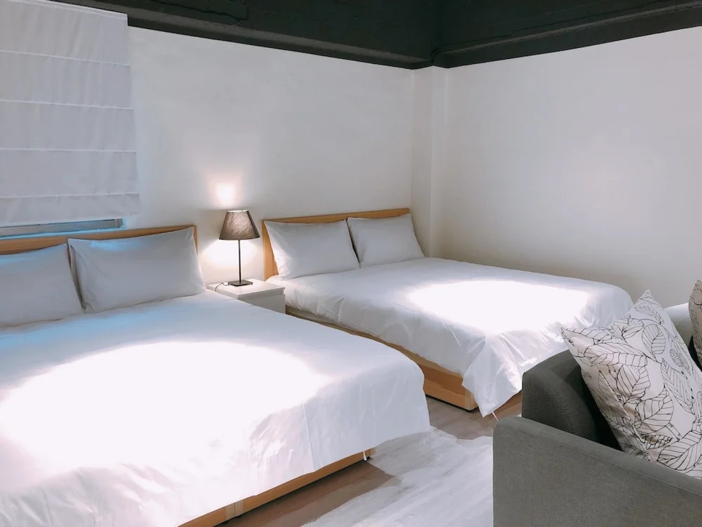 Taipei Apt.4 MRT Ximen Station Suite