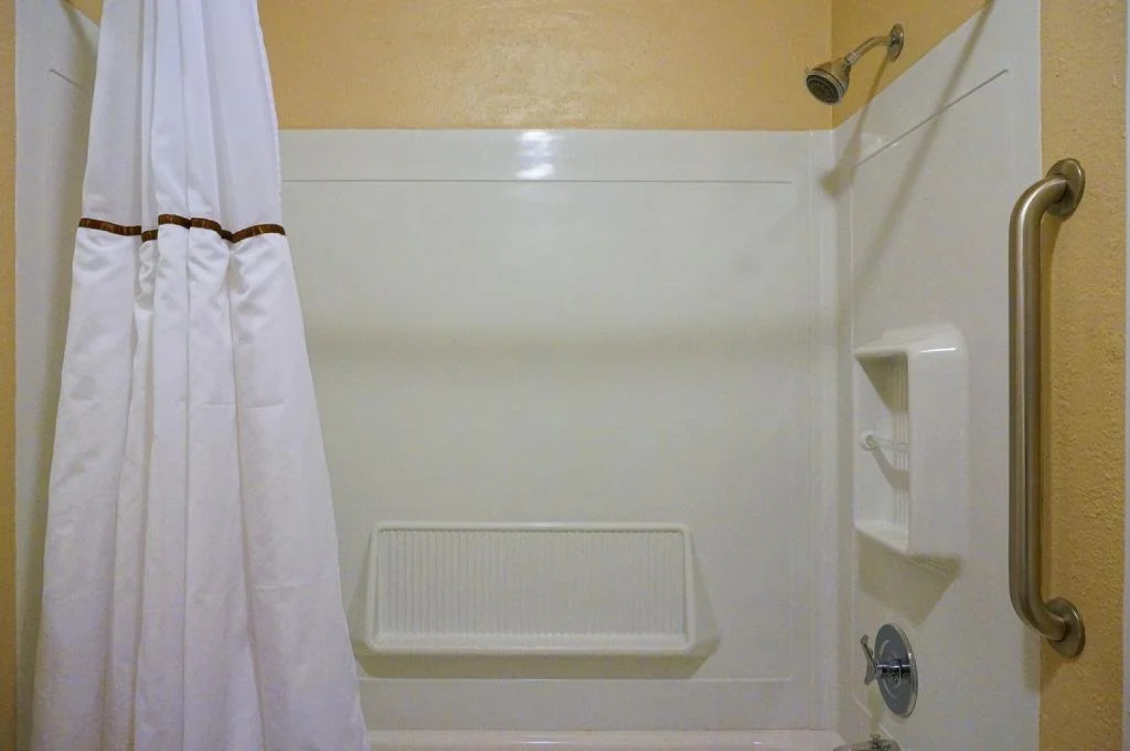 Hummingbird Inn of Ojai