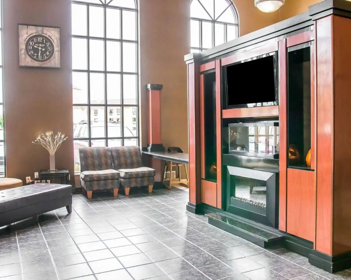 Baymont by Wyndham Flint Airport North