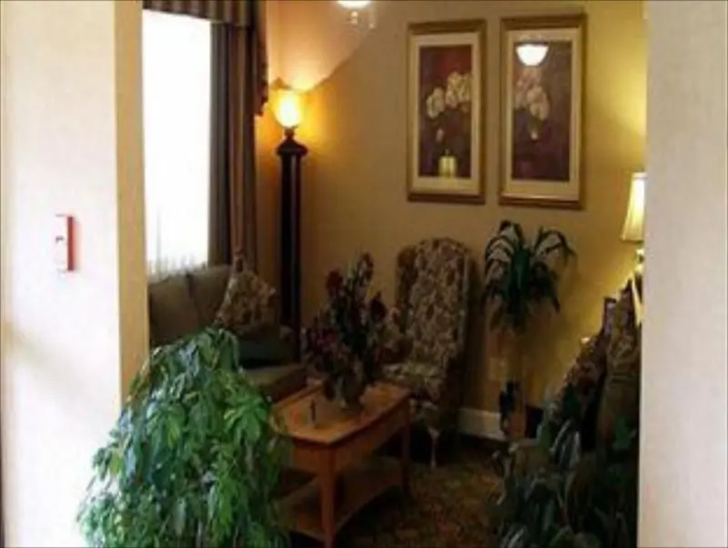 Holiday Inn Express Hotel & Suites MAGNOLIA-LAKE COLUMBIA