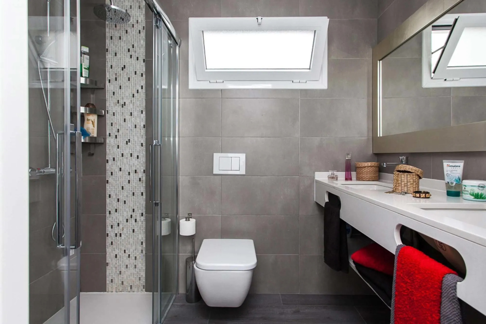 Coral Bay Beachfront Apartment by Vacanzy Collection