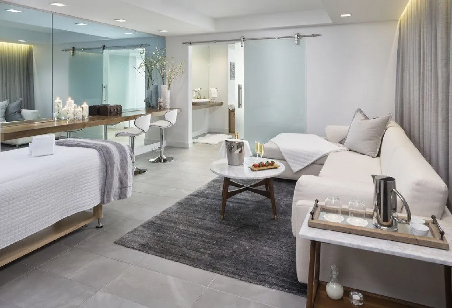 Le Méridien Columbus, The Joseph