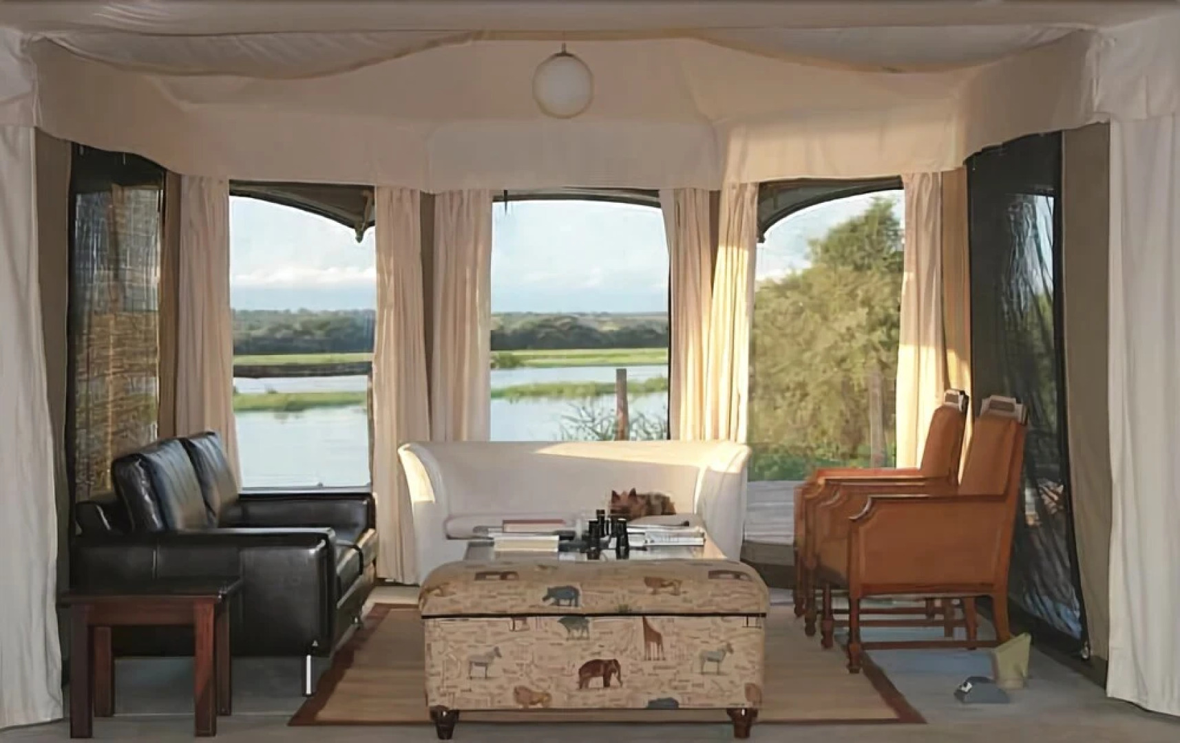 Taranga Safari Lodge