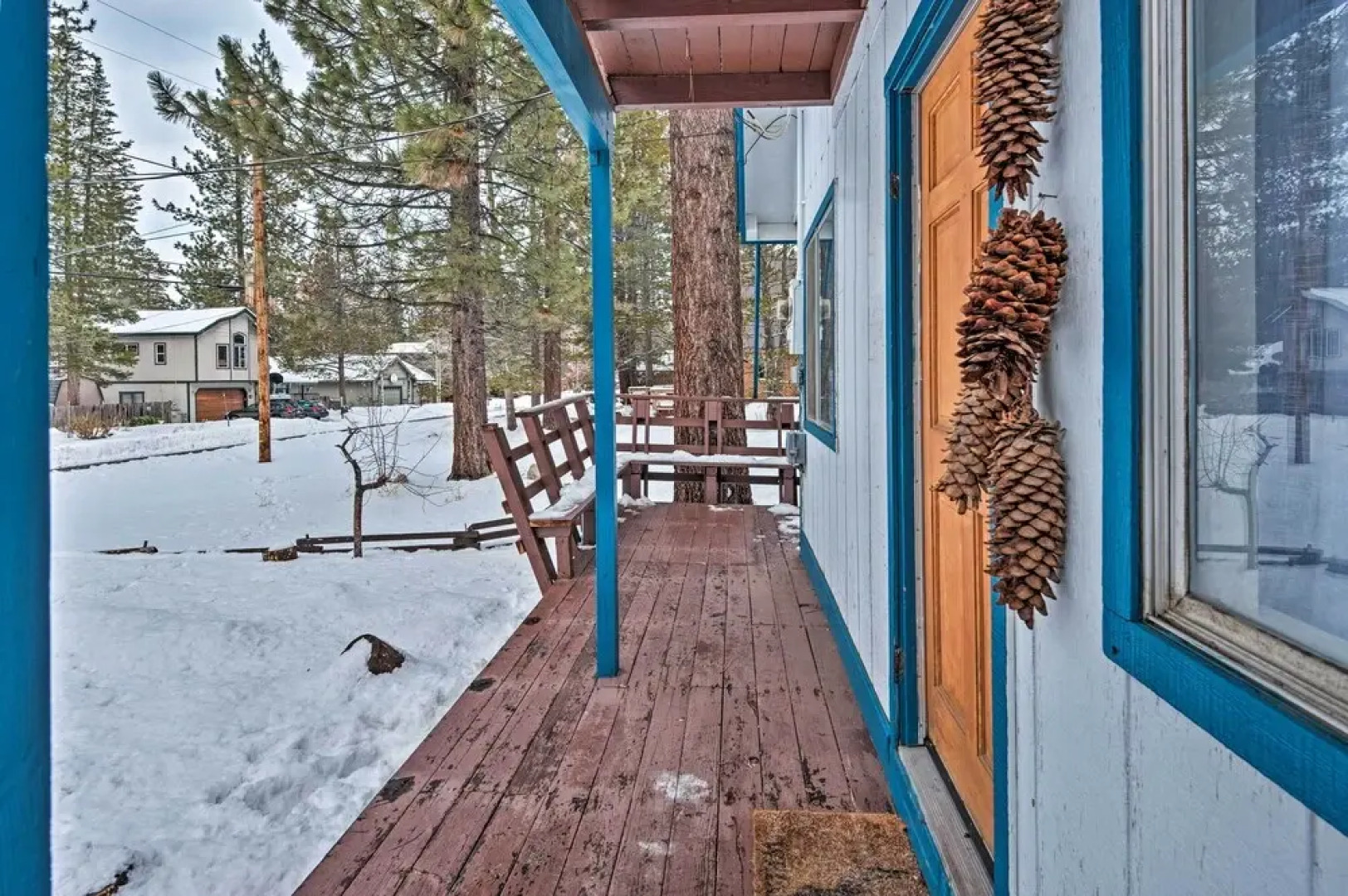 Peaceful & Upscale Ski Cabin: 11 Mi to Heavenly!