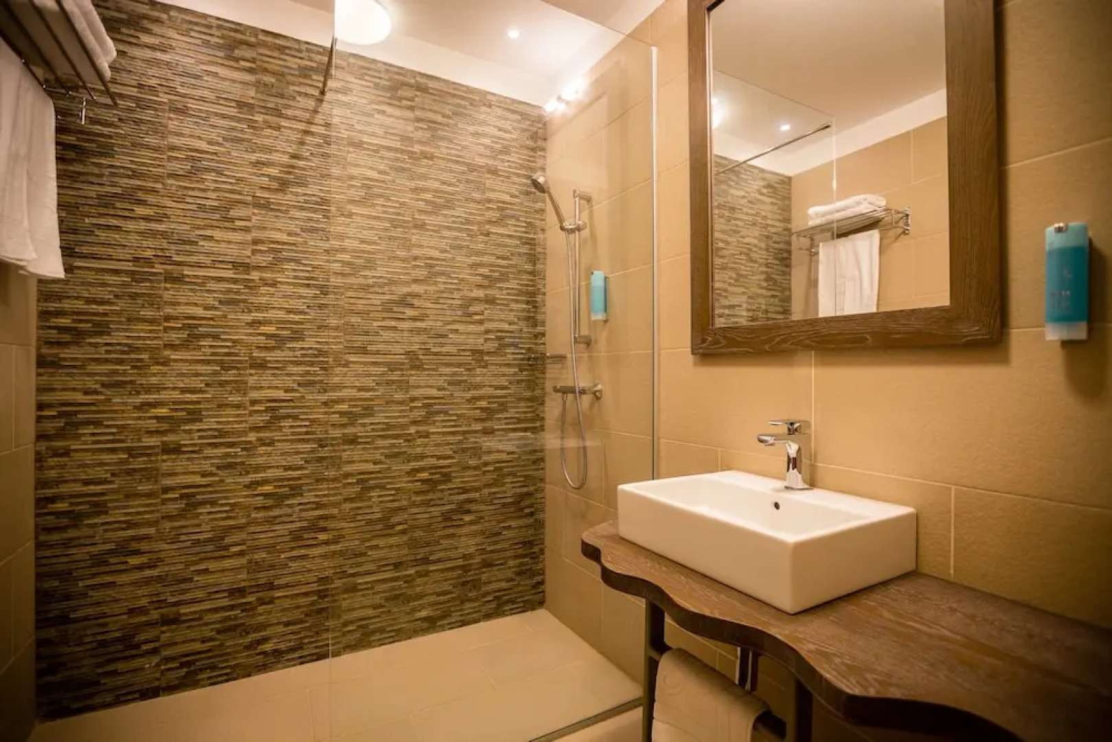 Delta Boutique & Carmen Silva Resort