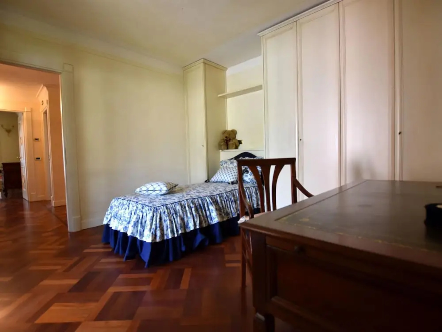 Luxurious Villa in Lombardy with Garden & Hot Tub