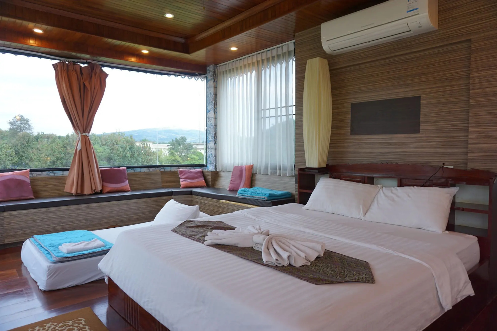 Phuruaboutique Hotel & Saunas