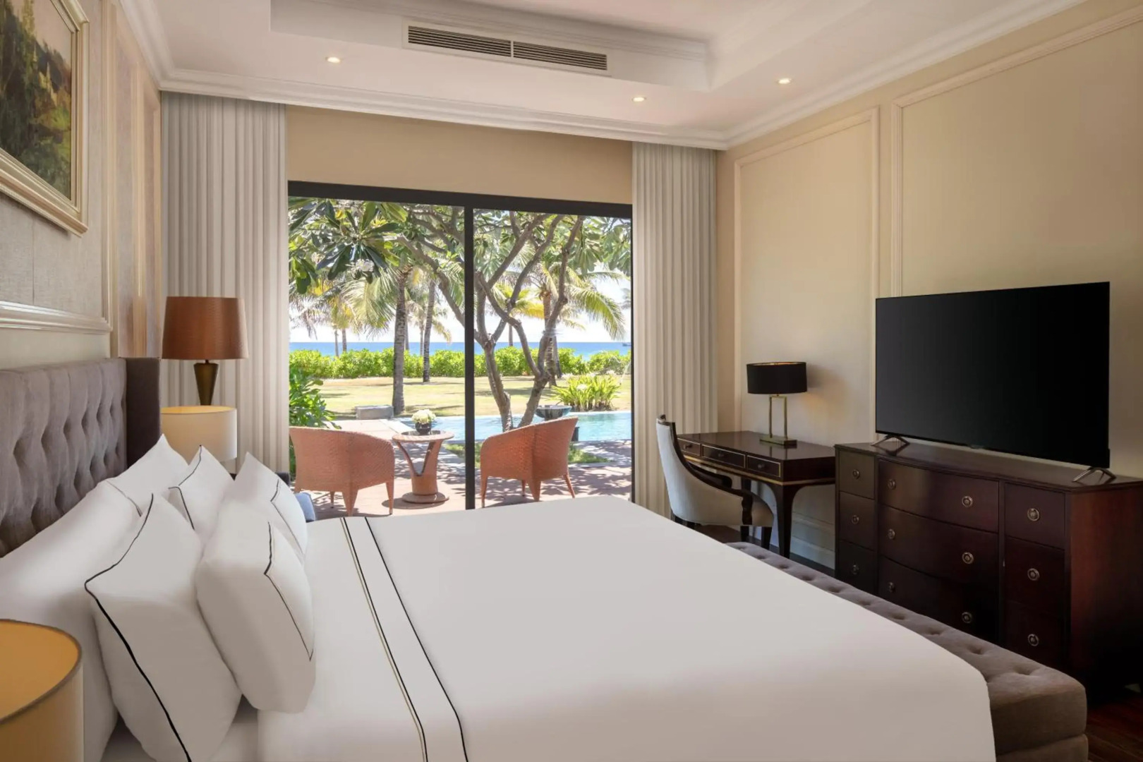 Melia Vinpearl Cam Ranh Beach Resort
