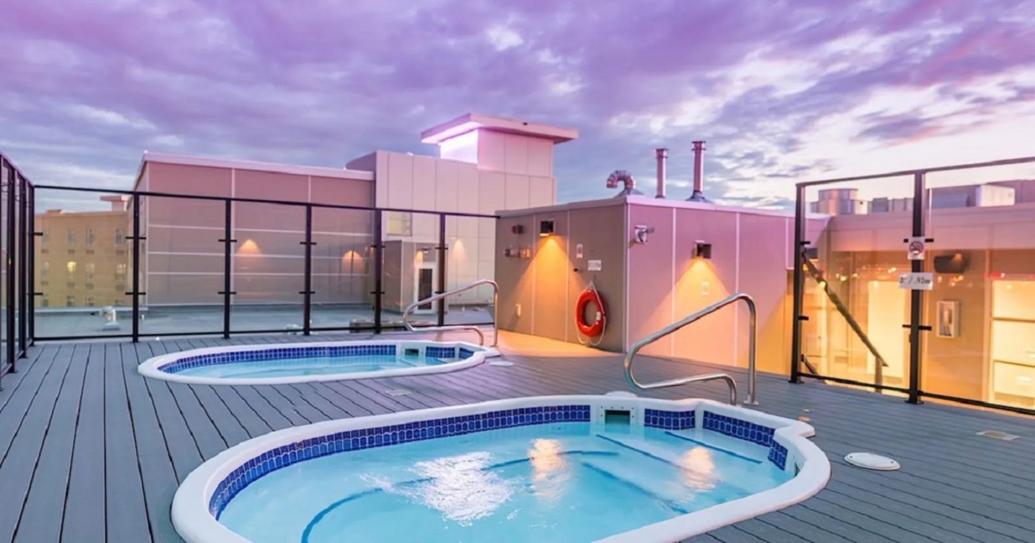 Hotel Clique Calgary Airport