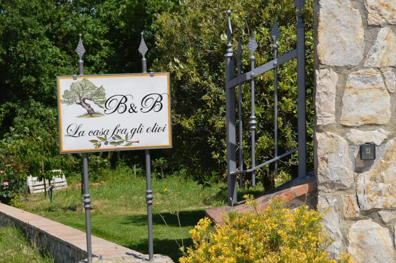 B&B La Casa Fra Gli Olivi