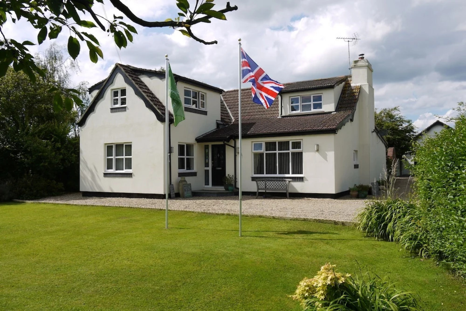 The White House Bed & Breakfast