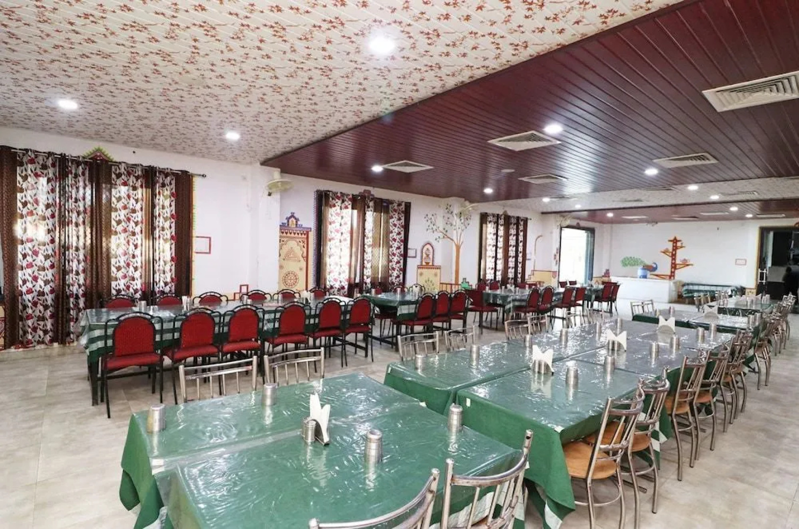 OYO 24123 Maha Nandini Resort