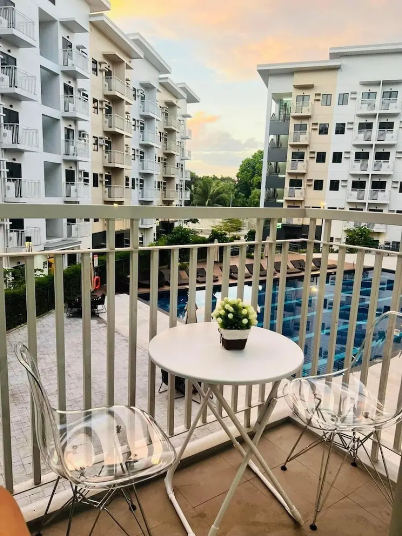 Hill Residence by Sarah Rentals