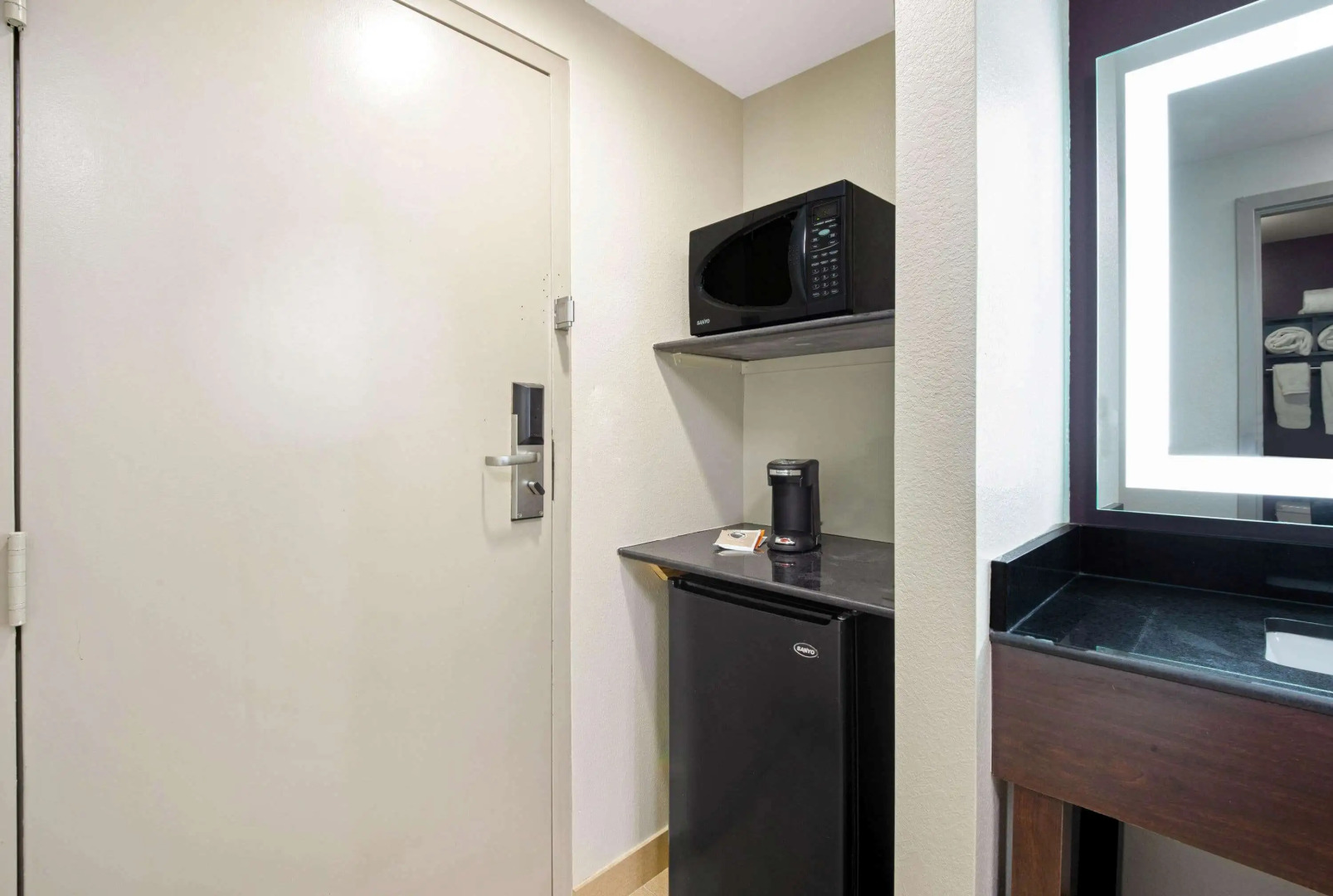 La Quinta Inn & Suites by Wyndham New Cumberland-Harrisburg