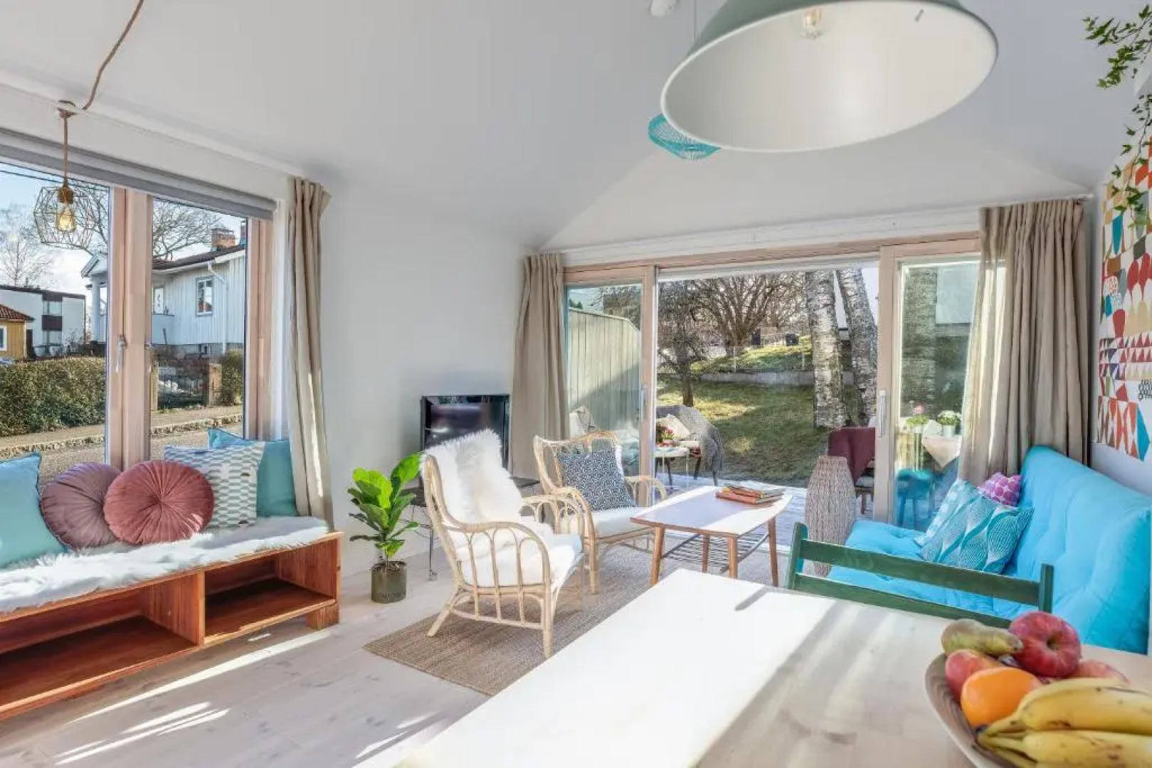 Sparkling newly built house close to city & nature