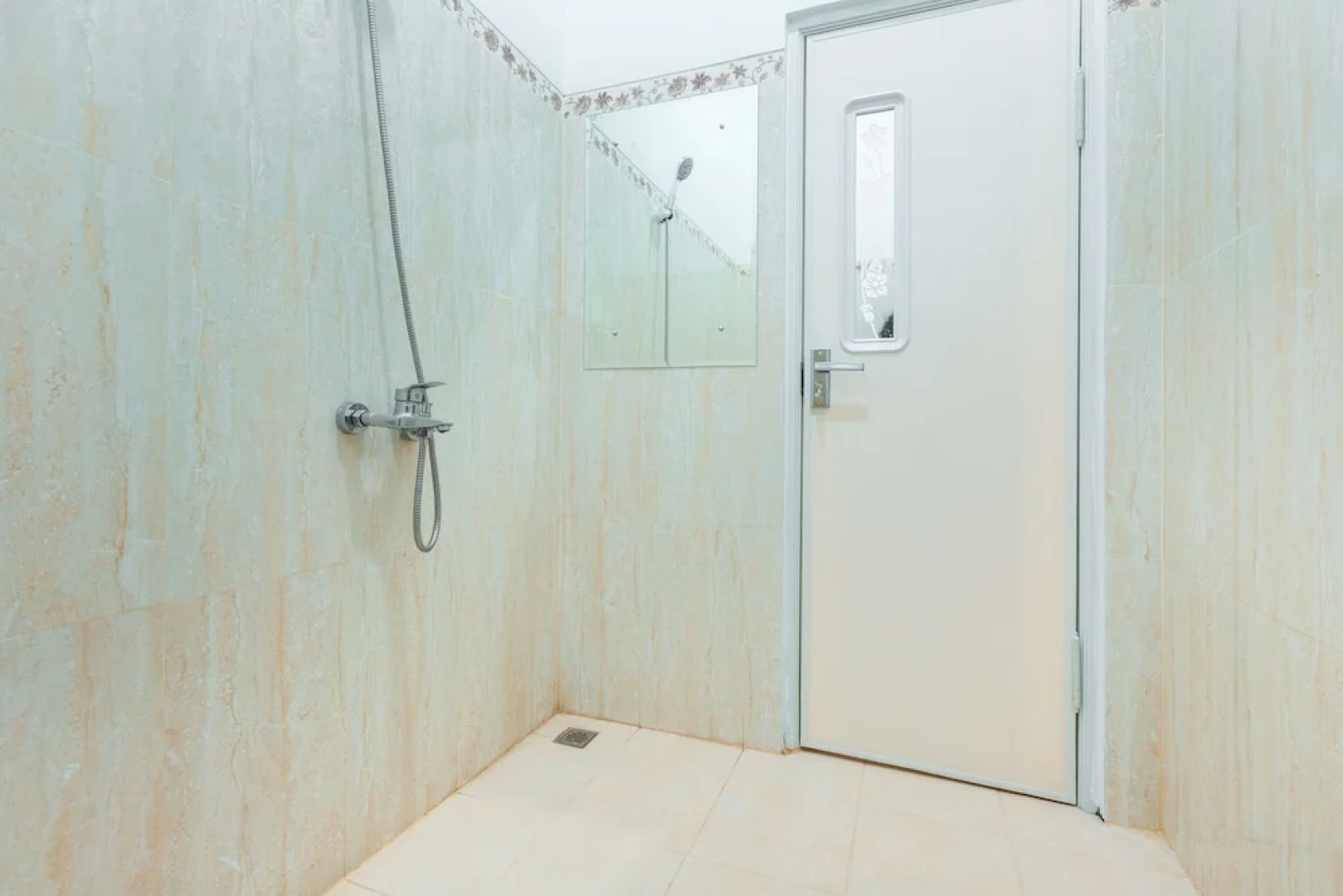 OYO 2306 Trans Hotel